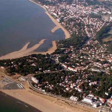 Апартаменты 2/3 Pers, Centre Avec Parking. Сен-Бревен-ле-Пен